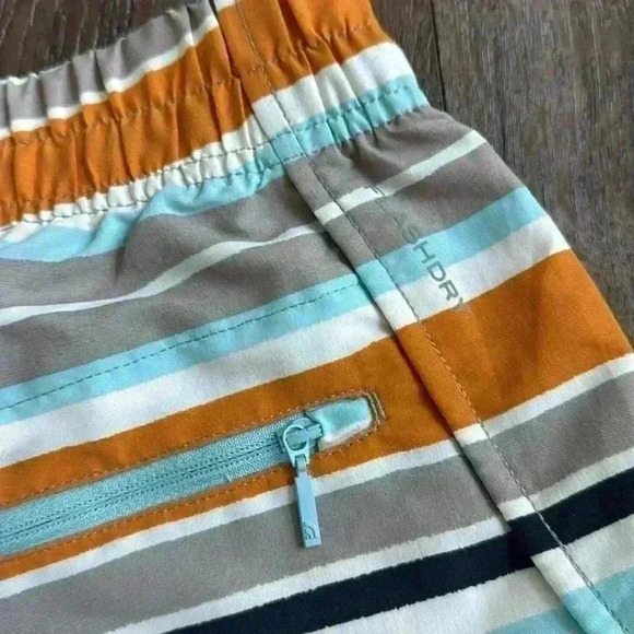 The North Face Flash Dry Shorts.  Women’s size small.  Like new condition! - Picture 6 of 6